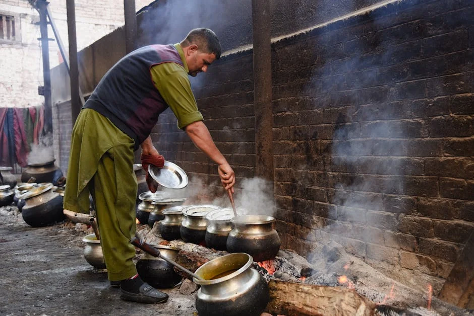 Modi's Jhalmuri Break Stirs Debate — Markets Watch India's Election Moves