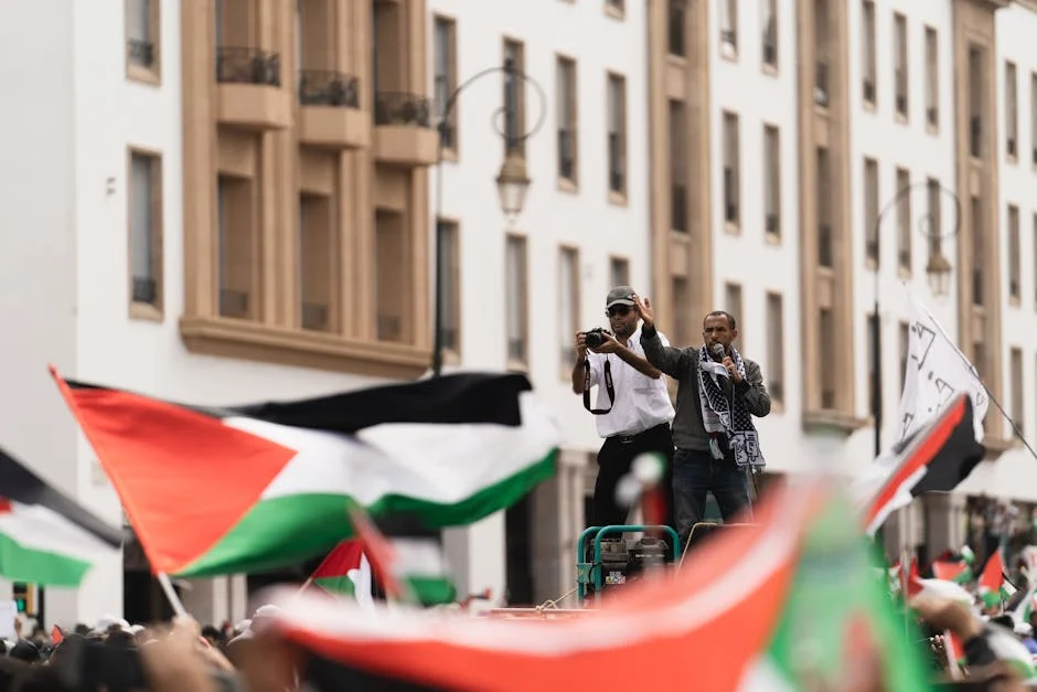 Starmer Slams Gaza Protests — UK Markets React to Political Shock